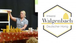 Anke Walgenbach fertigt Bienenwachskerzen